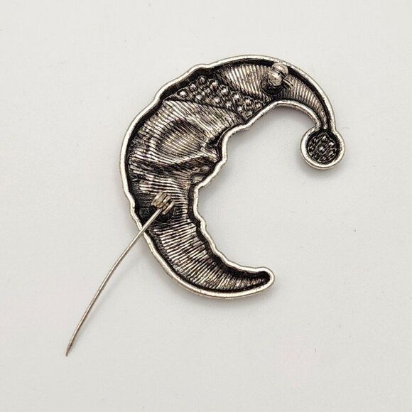 Half Moon Santa Brooch Pin Silver Tone Embossed Red Enamel Rhinestone Jewelry - Picture 3 of 4